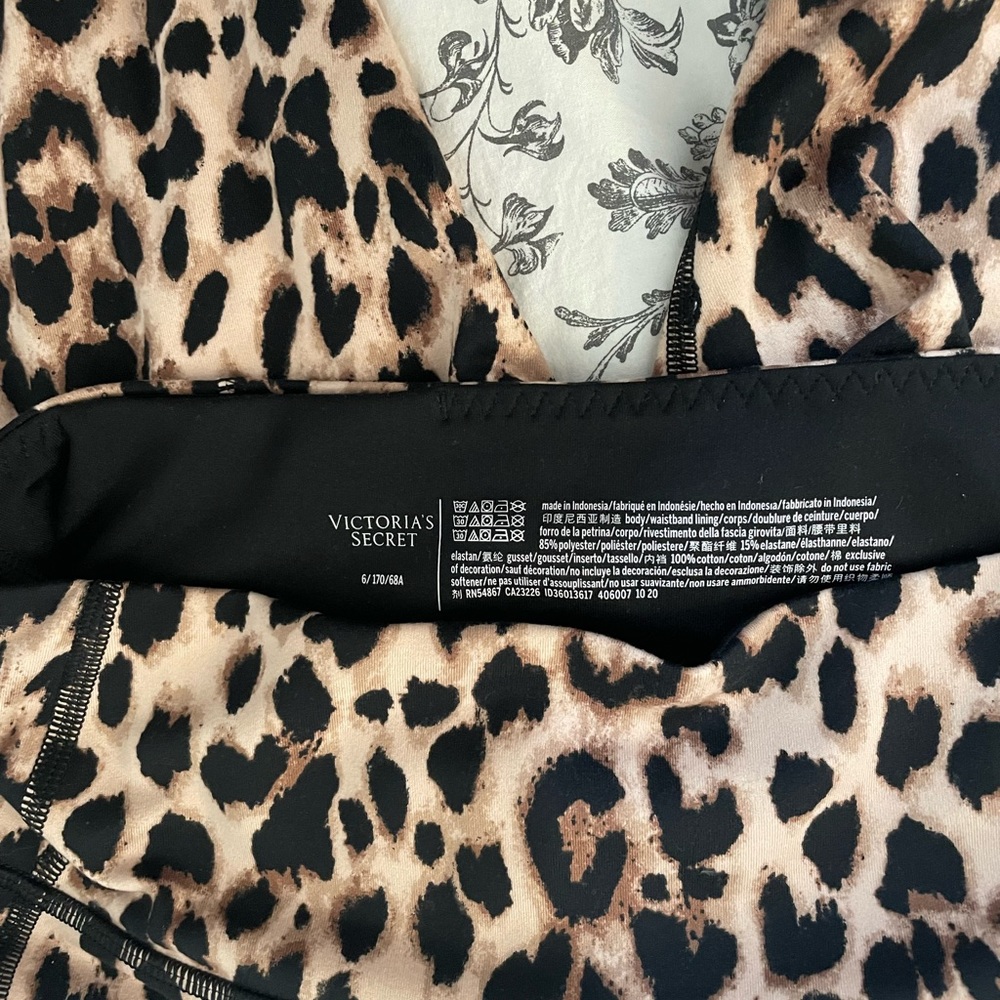 Victoria Secret Leopard Leggings